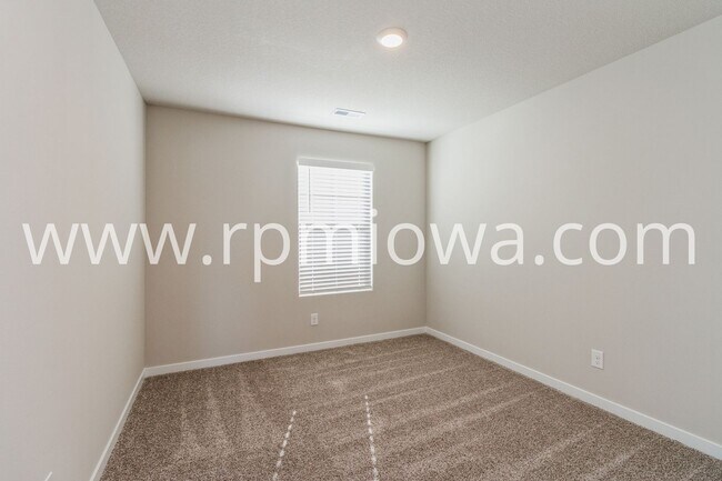 Building Photo - PRAIRIE TRAIL HOME!! 4 Bedroom, 3 Bathroom in Ankeny