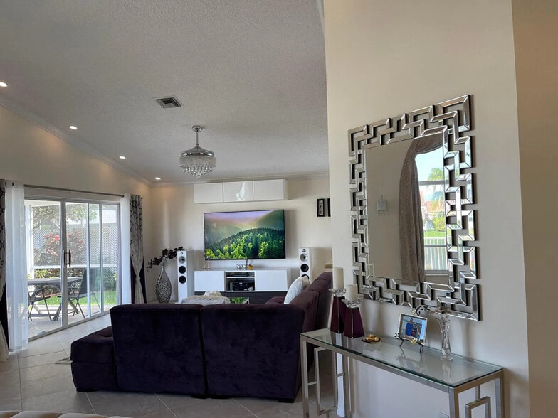 Building Photo - 1048 Siena Oaks Cir E