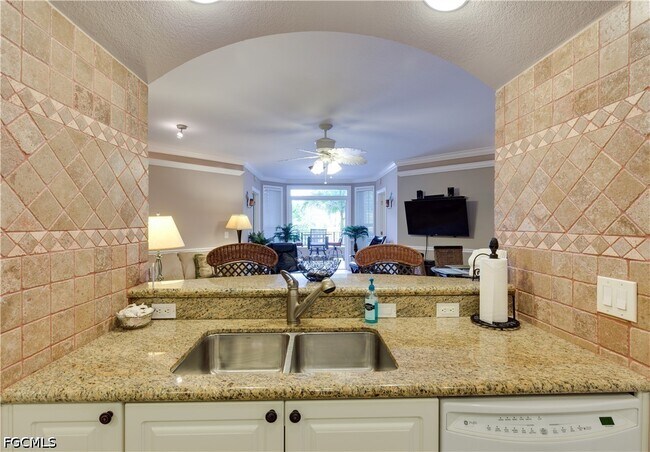 Building Photo - 2825 Palm Beach Blvd