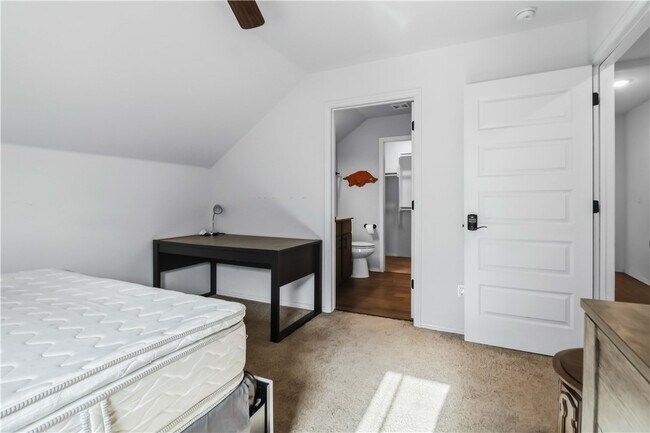 Building Photo - 1299 N Sicily Ln