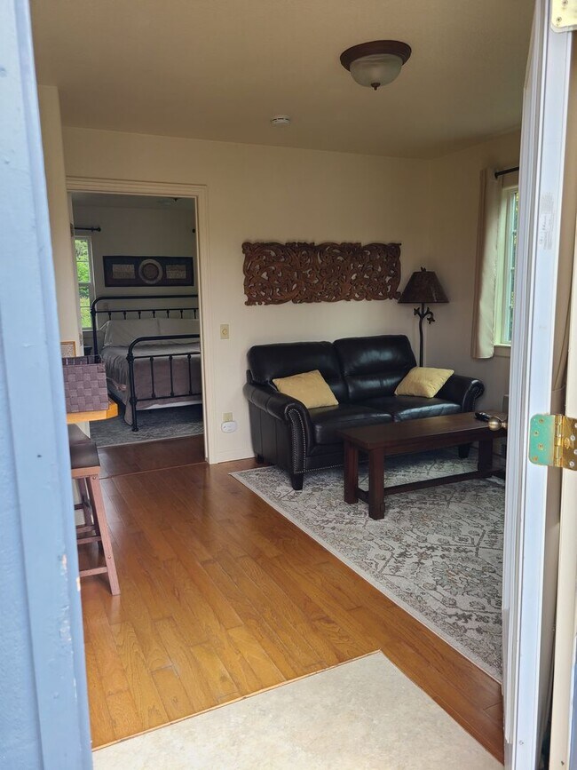 Building Photo - 1992 Gwin Rd