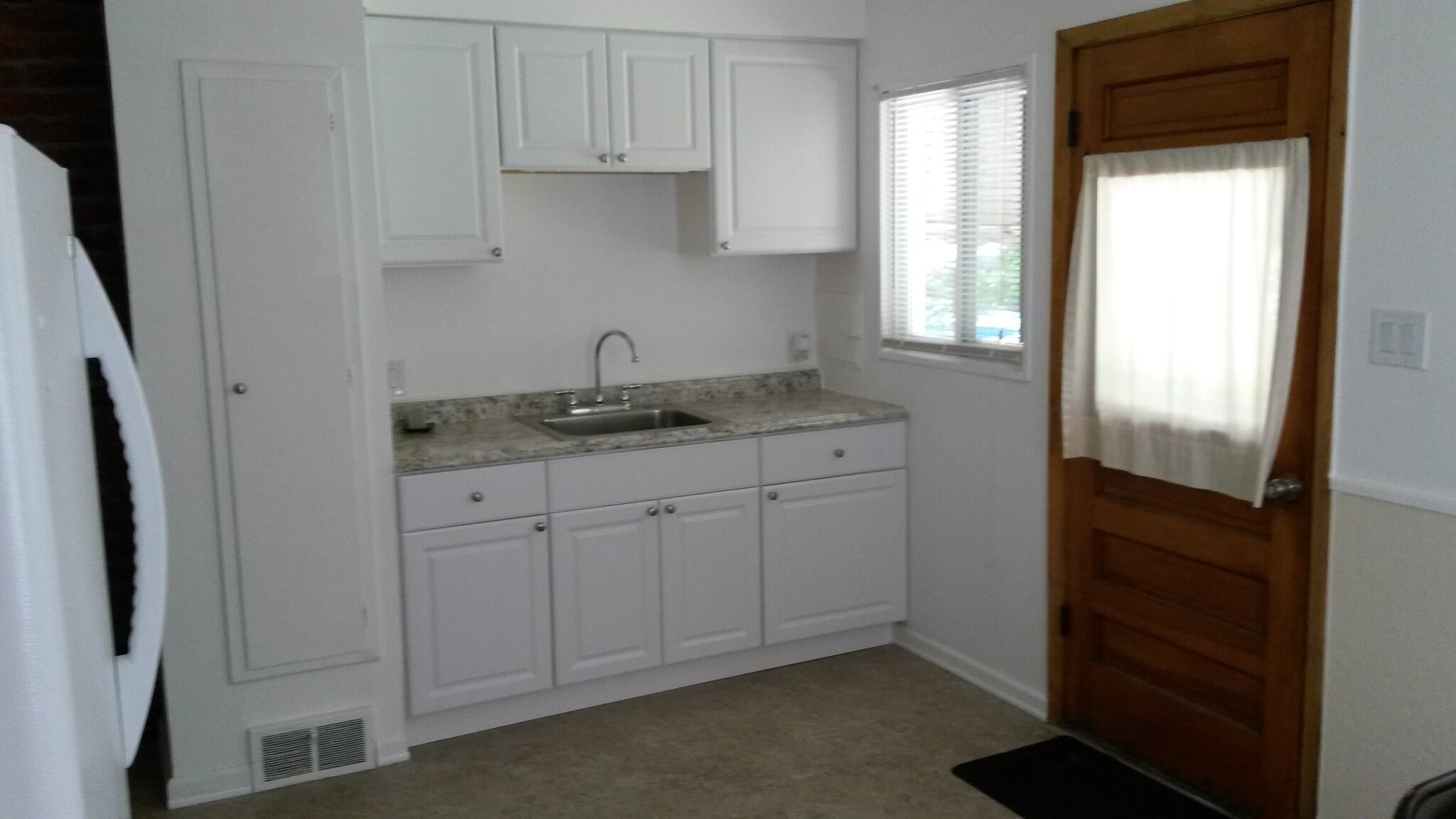 Kitchen - 21865 Coolidge Highway