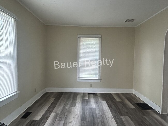 Building Photo - Affordable Two Bedroom