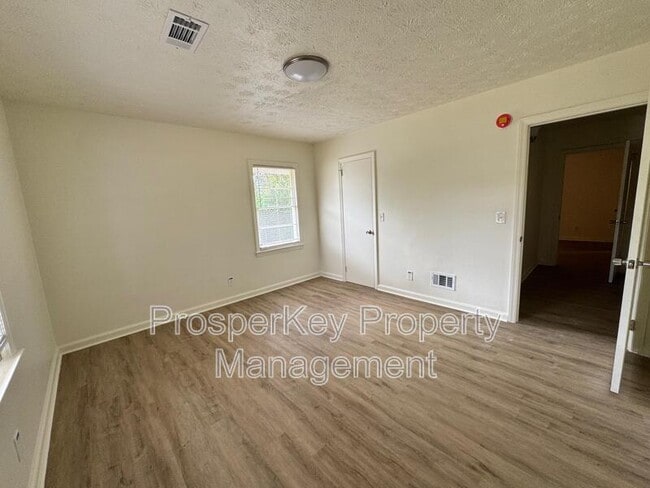 Building Photo - 1241 Dunbar Ave