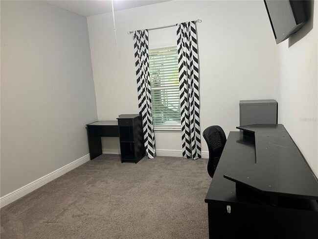 Building Photo - 5240 Landmark Dr