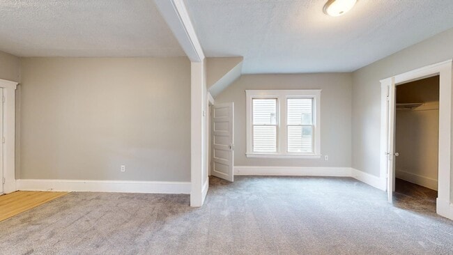 Building Photo - 2053 W.99th