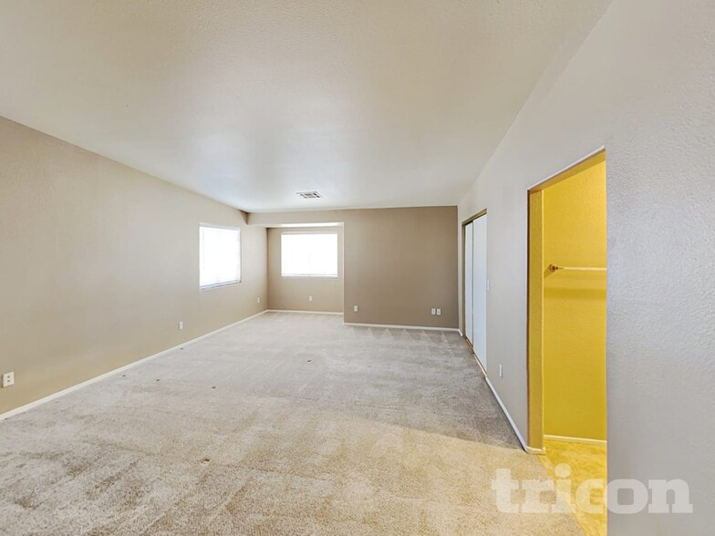 Building Photo - 2023 Betty Davis St