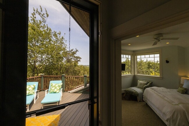 Building Photo - 101 Associates Rd