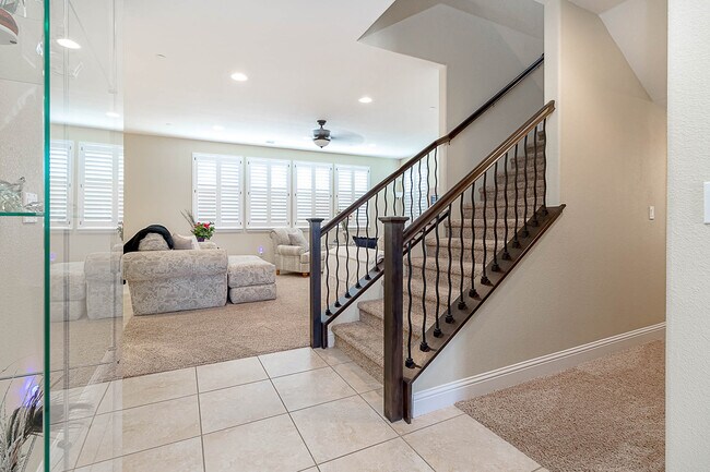 Building Photo - 582 Pasture Ave