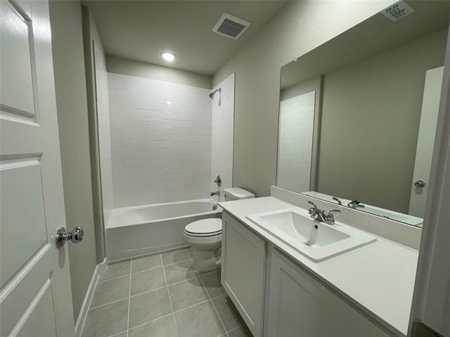 Building Photo - 521 Whispering Winds Trl