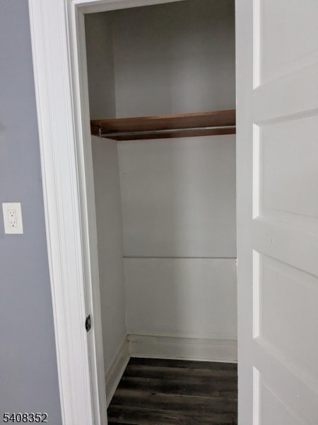 Building Photo - 32 Vreeland Ave