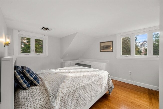 Building Photo - 1 Noahs Hl Wy