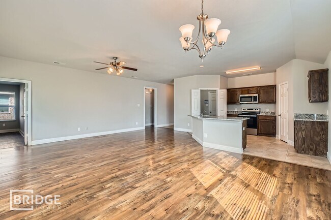 Building Photo - 15652 Gatsby Ln