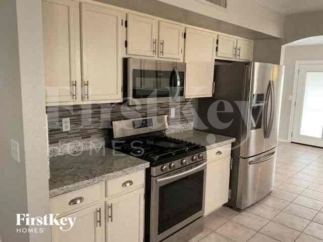 Building Photo - 7618 W Ironwood Dr