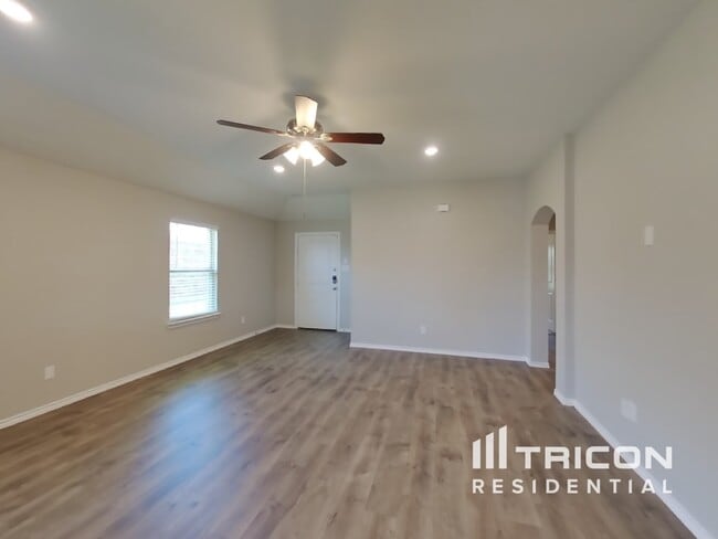 Building Photo - 2514 Henley Dr