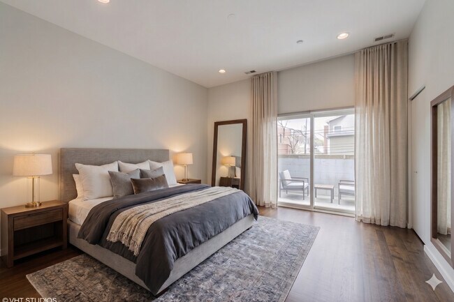 Building Photo - 1872 N Damen Ave