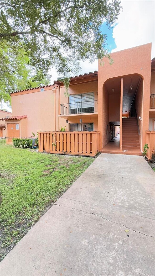 Primary Photo - 7121 Miami Lakes Dr