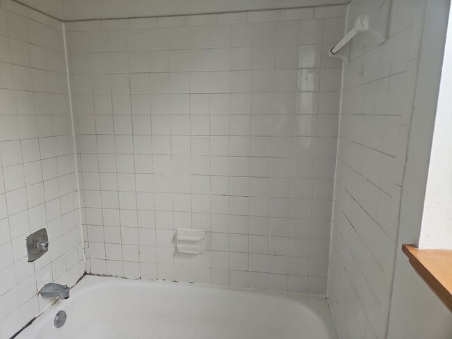 Building Photo - Charming 1 Bed 1 Bth Condo With Balcony In...