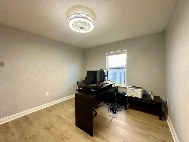 Building Photo - Serene Cul De Sac Home with Gorgeous Views!