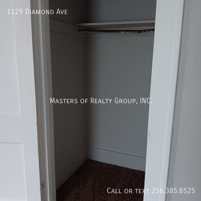 Building Photo - 1129 Diamond Ave