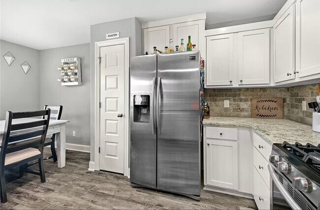 Building Photo - Available June 1st! 3-Bedroom, 2-Bathroom ...
