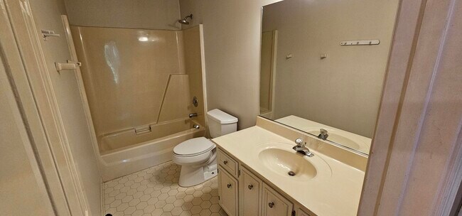 Building Photo - 812 Cape Cod Ct