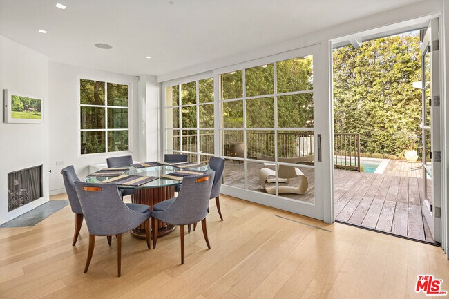 Building Photo - 165 Mabery Rd