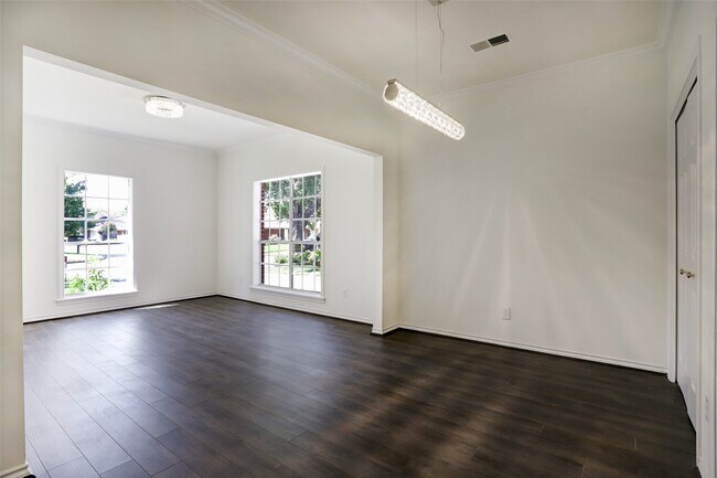 Building Photo - 12818 Chamberlain Dr