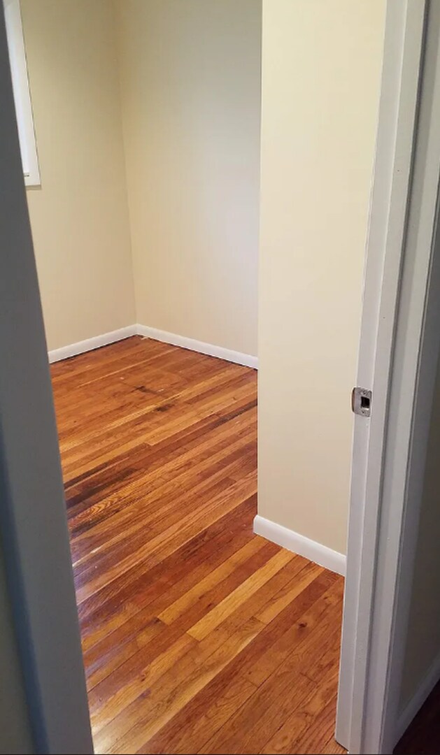 Building Photo - Three Bedroom for Rent!