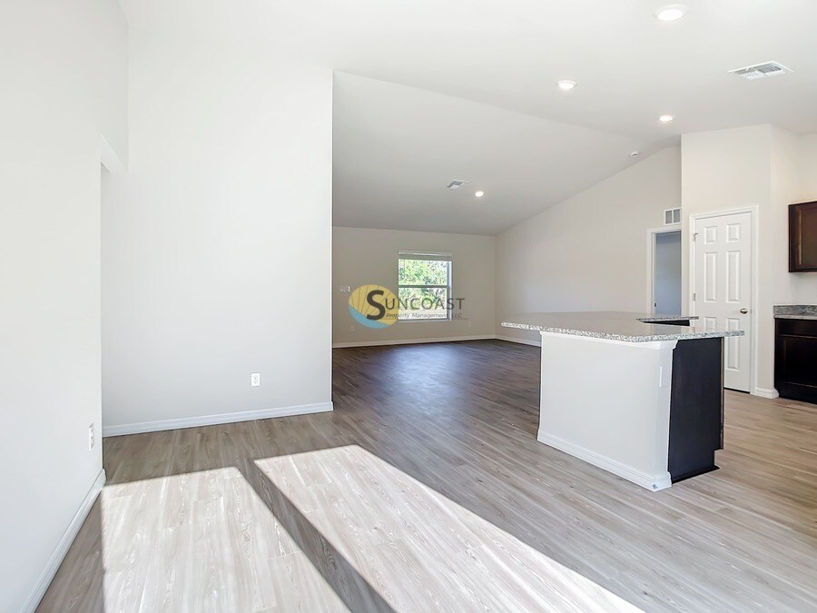 Building Photo - 14832 SW 47th Ct