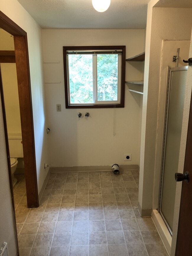 Building Photo - 1510/1512 Riverview