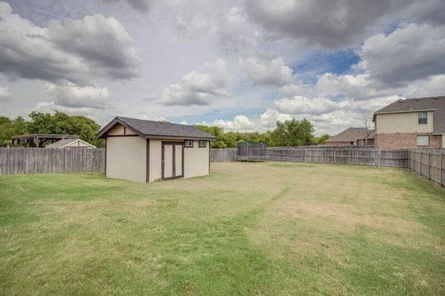 Building Photo - 903 Lasso Ln