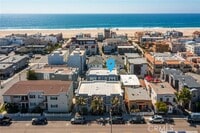 Building Photo - 427 Manhattan Ave