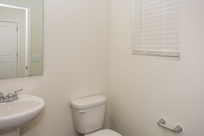 Building Photo - 510 3rd St