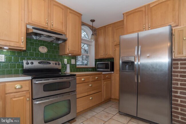 Building Photo - 346 Thornridge Dr