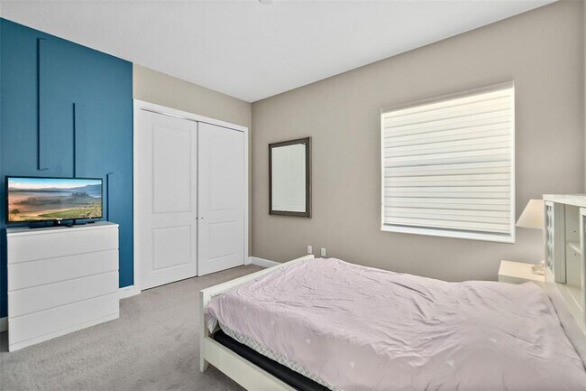 Building Photo - 54 N Riverwalk Dr