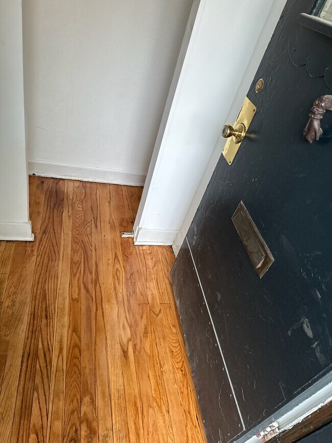 Building Photo - 9522 S Vanderpoel Ave