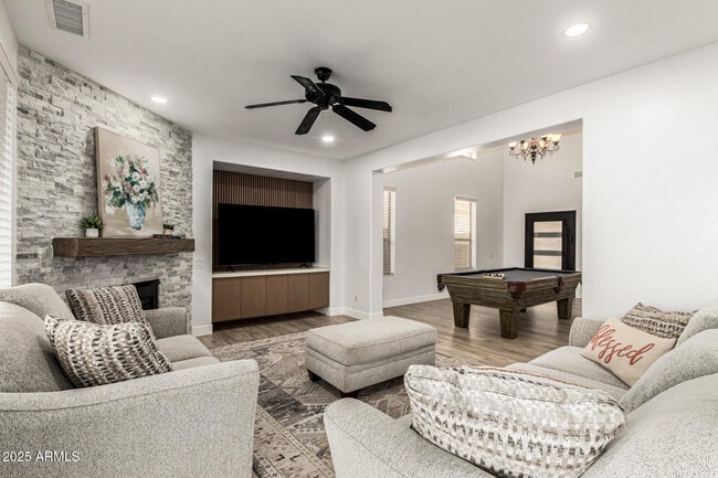 Building Photo - 3726 W Villa Linda Dr