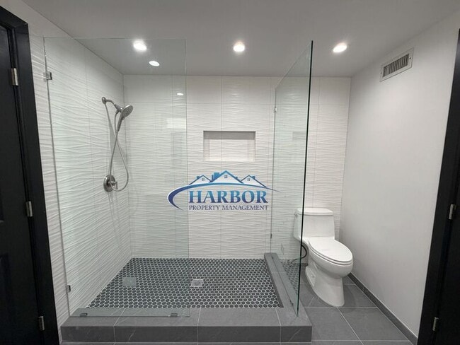 Building Photo - 2315 Sparta Dr