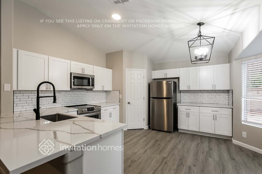 Building Photo - 2953 E Oakland Ct