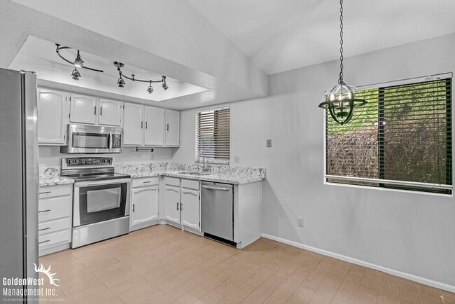 Building Photo - Stunning 2Bdm 2Ba Home in the Heart of Gle...
