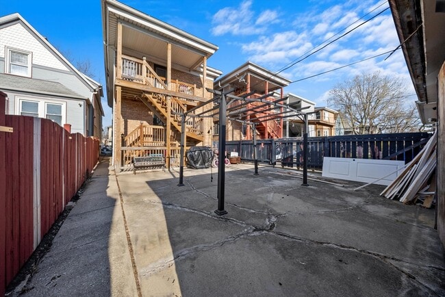 Building Photo - 3033 Euclid Ave