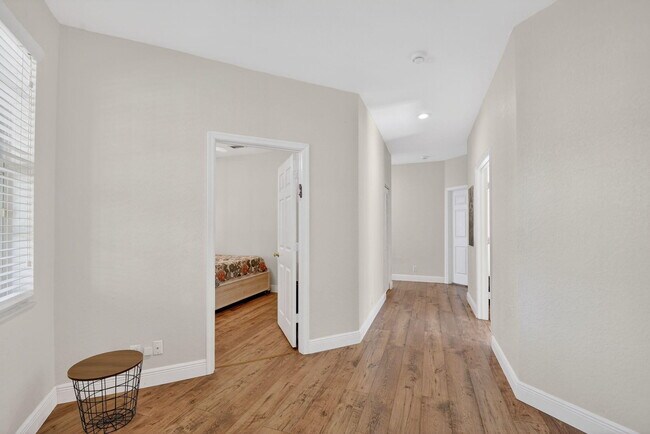 Building Photo - 1605 E Classical Blvd