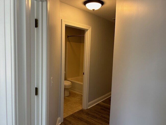 Building Photo - 268 Ceasar Pl