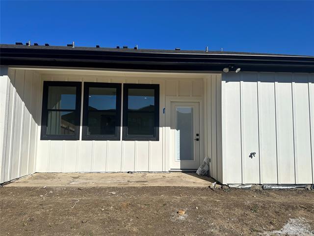 Building Photo - 523 Harris St