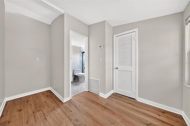 Building Photo - 1099 Grove Ave