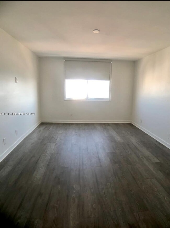 Building Photo - 6770 Indian Creek Dr