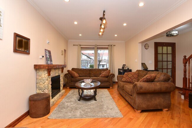 Building Photo - 174-06 Jewel Ave