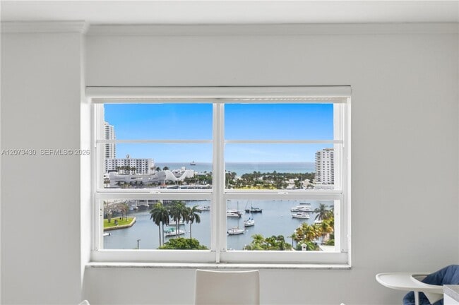 Building Photo - 340 Sunset Dr