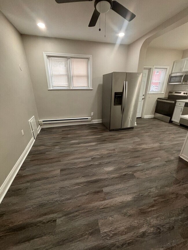 Building Photo - 177 - 501 Montgomery-